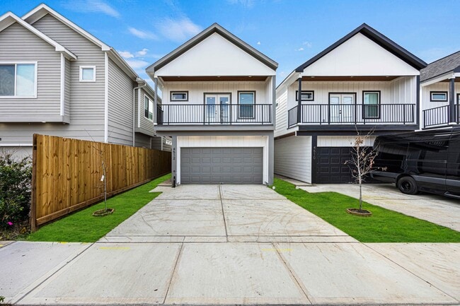 Building Photo - 4512 Noble St