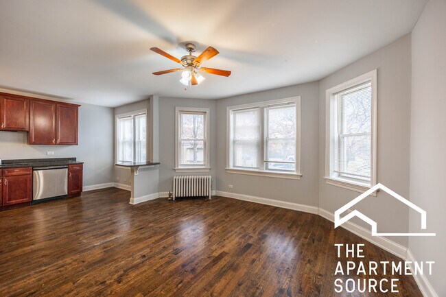 Photo - 4540 W George St Unit 1