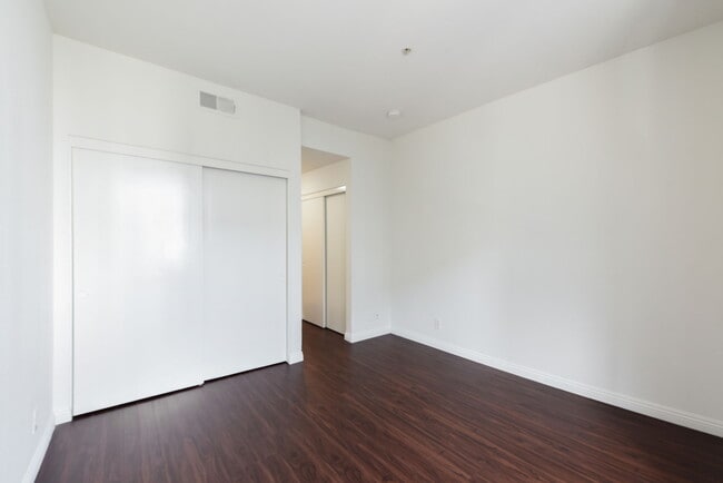 Photo - Kenmore Towers