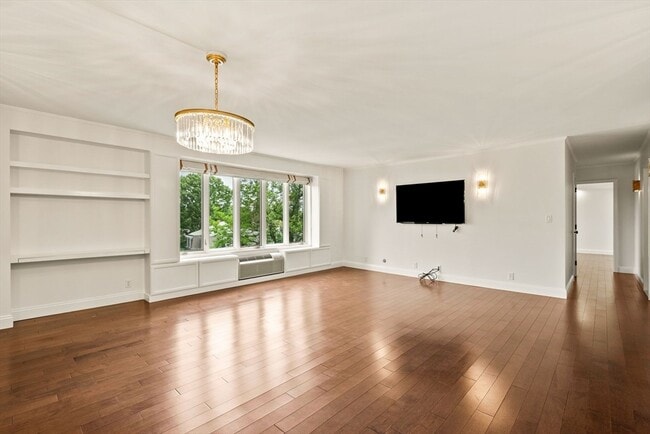 Building Photo - 19 Chauncy St Unit 4B