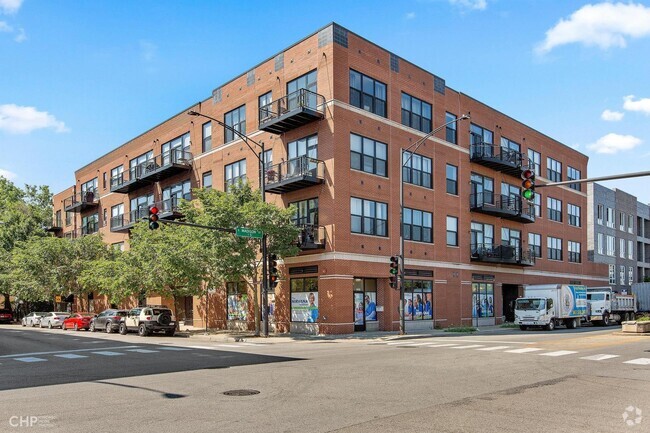 Building Photo - 2 S Leavitt St Unit 405 Rental