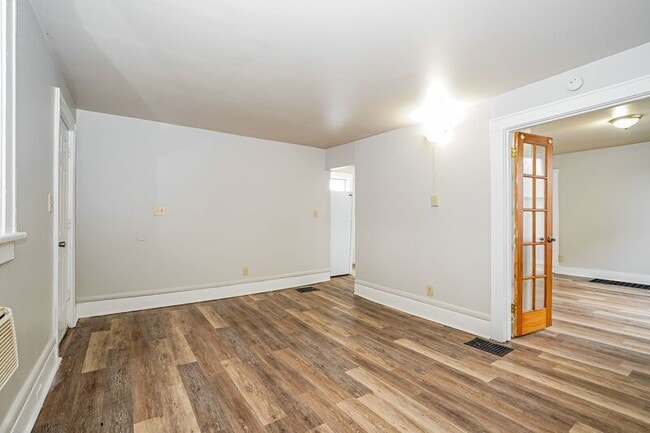 Photo - 2009 Sullivant Ave