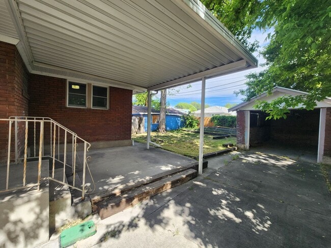 Photo - HONEY! Stop Scrolling! - FABULOUS!!!! Downtown SLC 3 bd house!