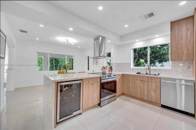 Photo - 741 NE 87th St