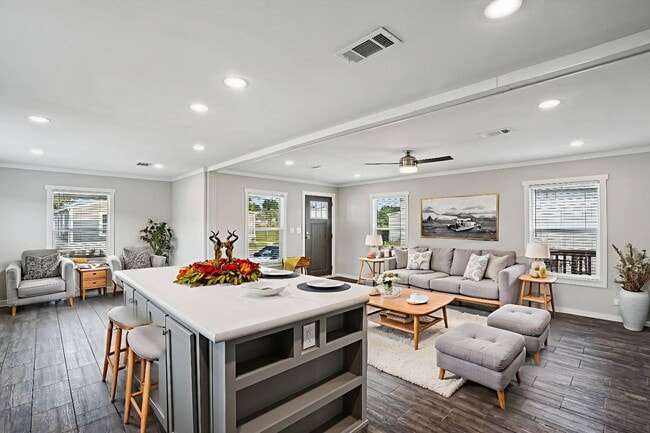 Photo - 1603 American Dr