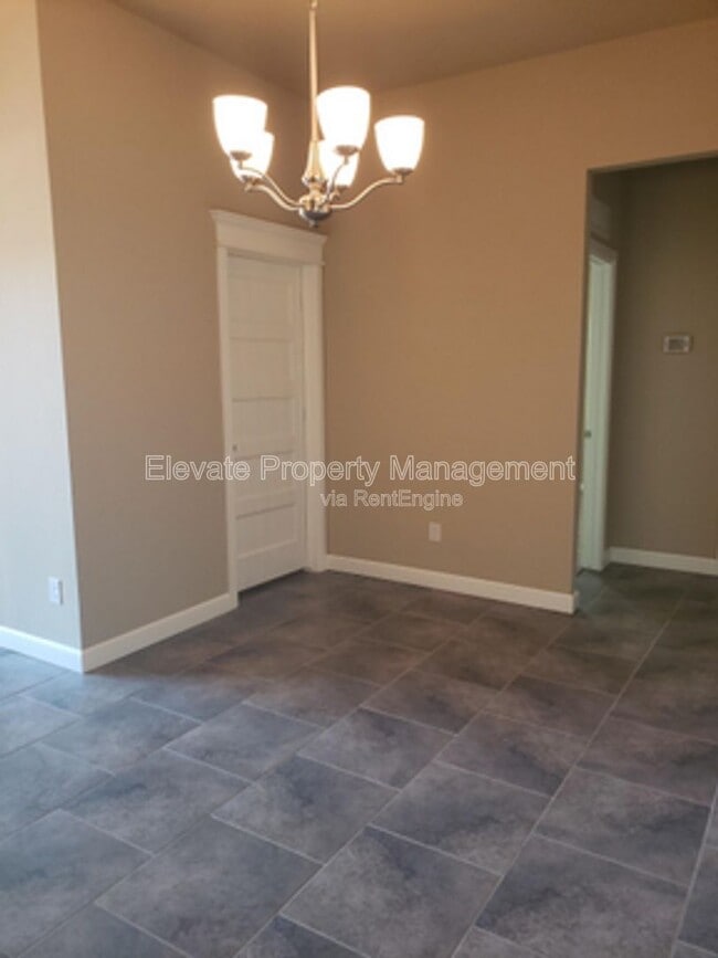 Photo - 2209 Ailsa Rd