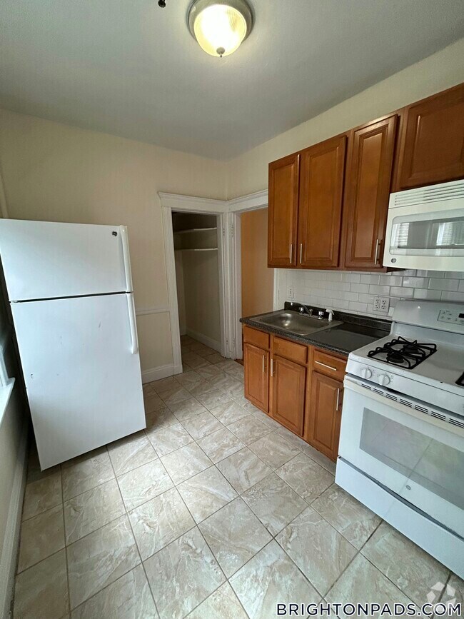 Building Photo - 127 Washington St Rental