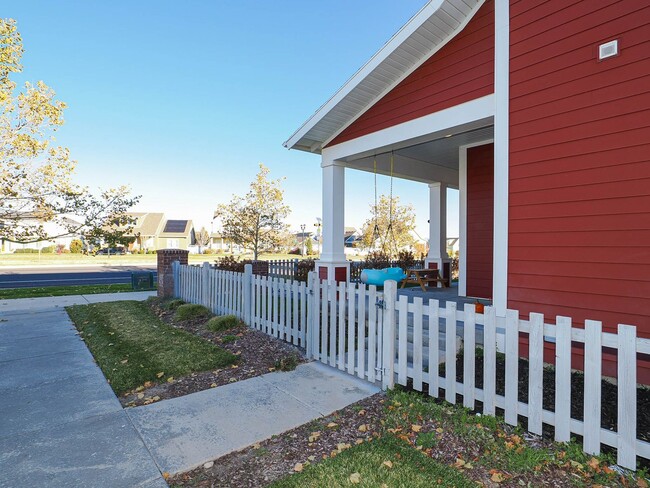 Photo - Beautiful House in Excellent Daybreak Loca...