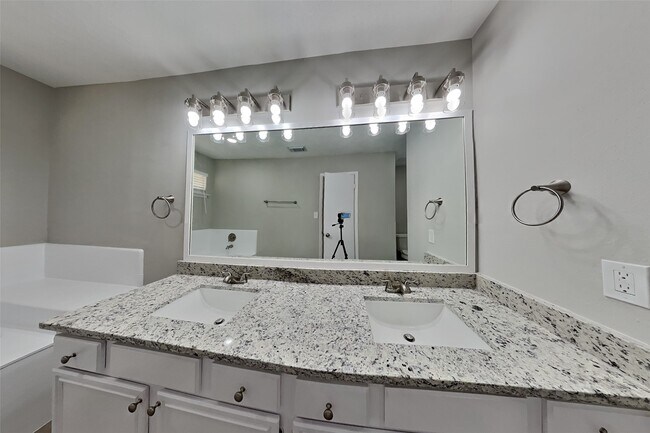 Photo - 19622 Westbridge Ln