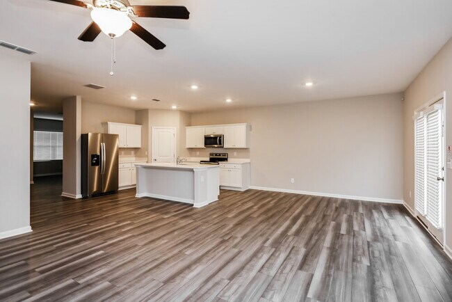 99 Hyde Pk