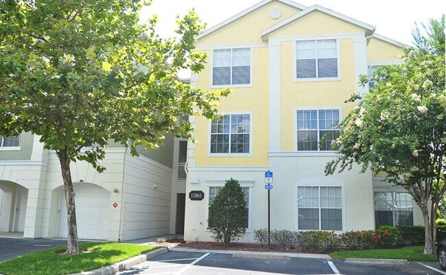 Building Photo - 12861 Madison Pointe Cir Unit 106