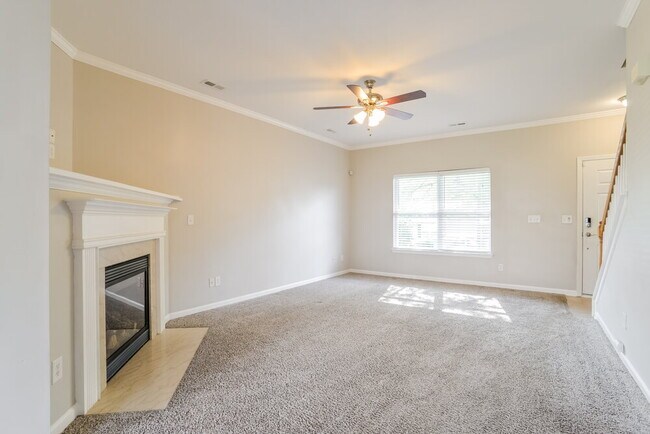 Photo - 1733 Larne Cir