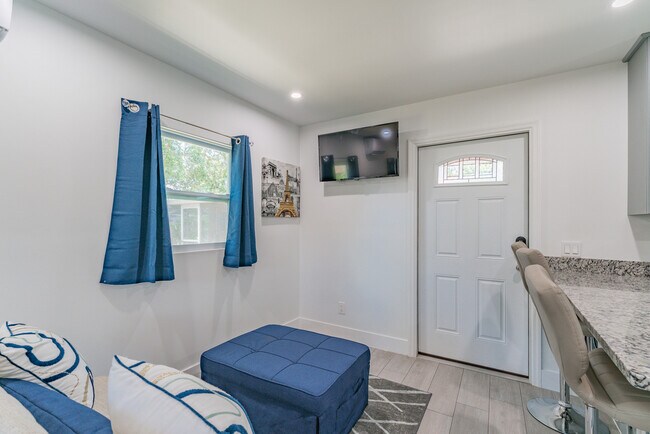 Photo - 2304 W Rio Vista Ave