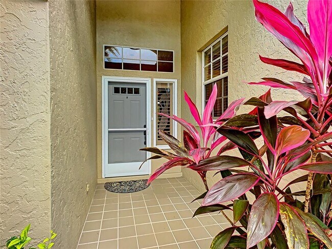 Photo - 539 Fallbrook Dr