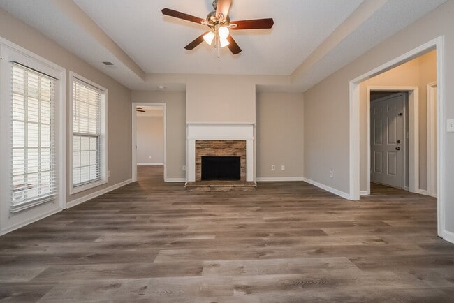 Photo - 173 Revolutionary Dr