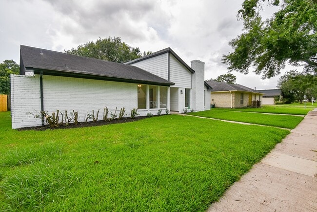 Photo - 1815 Mustang Springs Dr