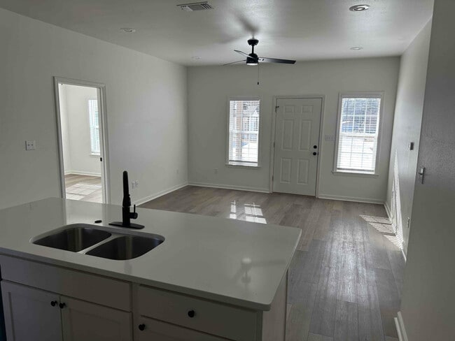 Photo - 528 Bowser Rd