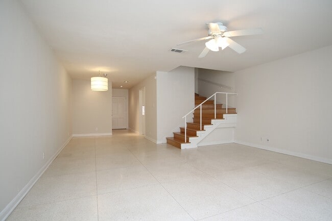 Building Photo - 1731 Commonwealth St