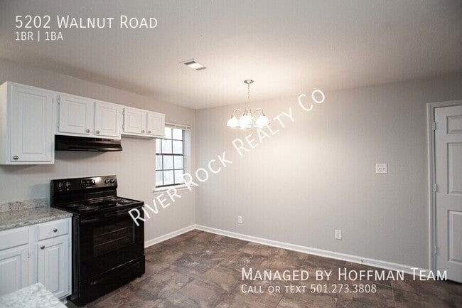 5202 N Walnut Rd