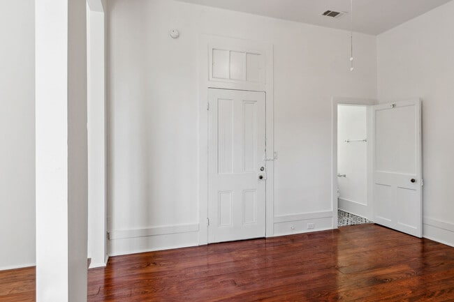 1434 Constance St Unit 4