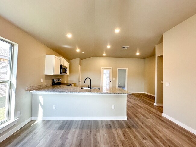 Photo - Newer Home in Burgamy Park!