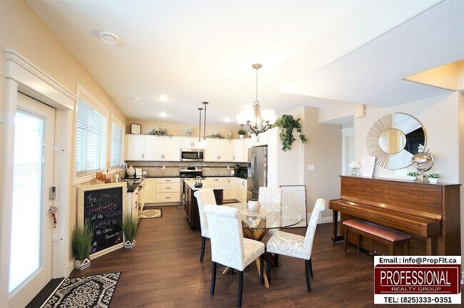Photo - 3949 Kennedy Cres SW