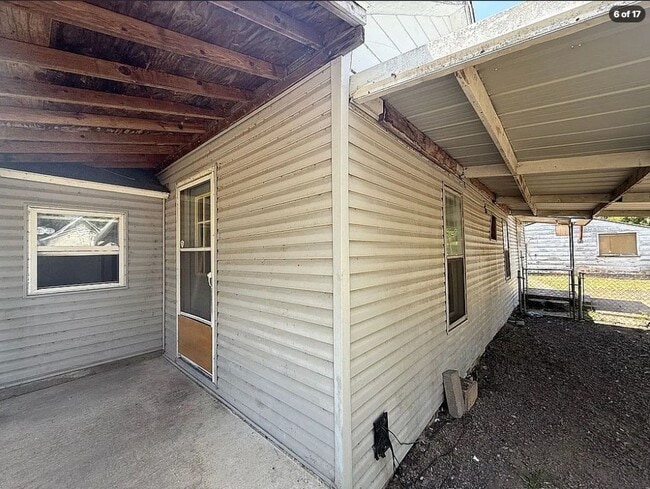 414 Camilla St