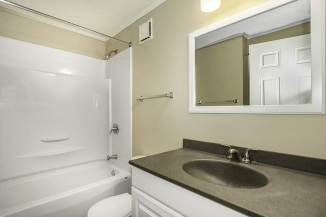 Photo - Pineridge Apartments