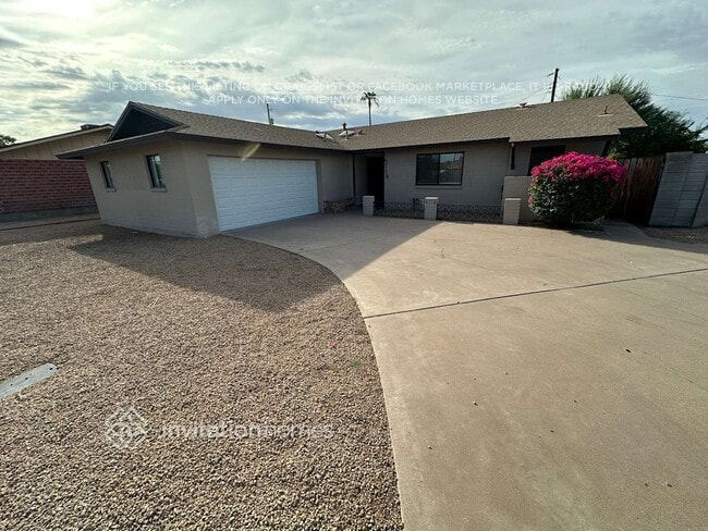 Building Photo - 8719 E Plaza Ave Rental