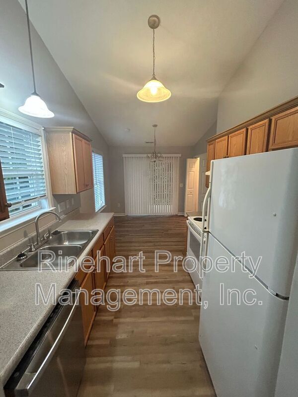 Photo - 1379 Pampas Cir