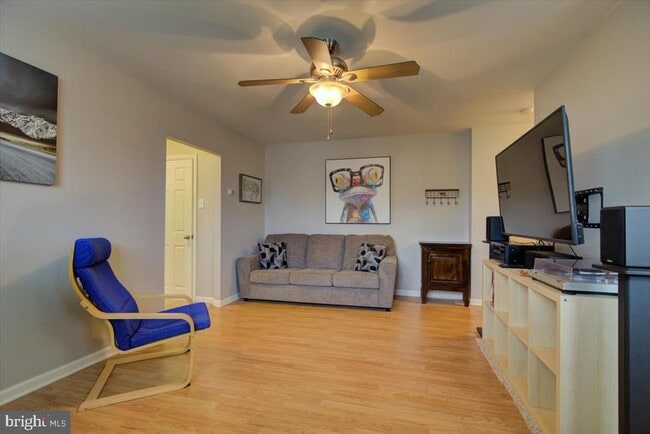 Photo - 335 E Lancaster Ave Unit D-25