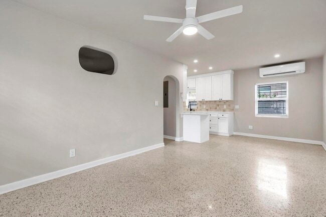 17 Ocean Breeze Unit 3