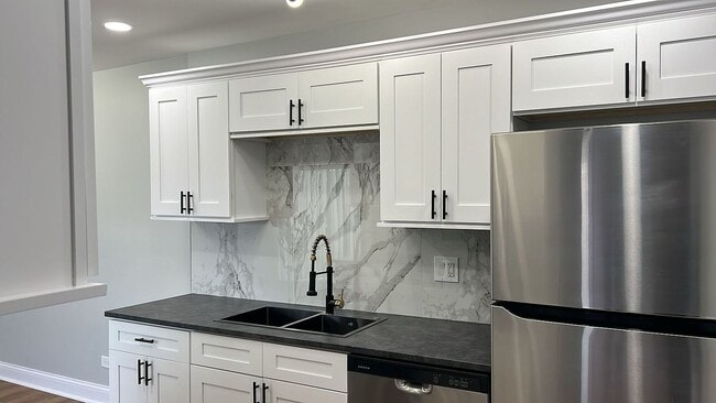 Building Photo - 1710 Queensbury Cir Unit 5853