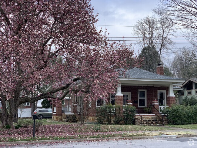 Building Photo - 218 W Main St Rental