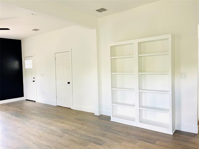 Photo - 2210 Langford St