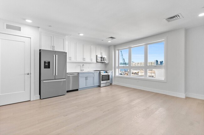 Building Photo - 301 Border St Unit 401 Rental