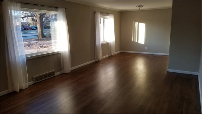 Photo - Beautiful Fully Remodeled 3 bedroom