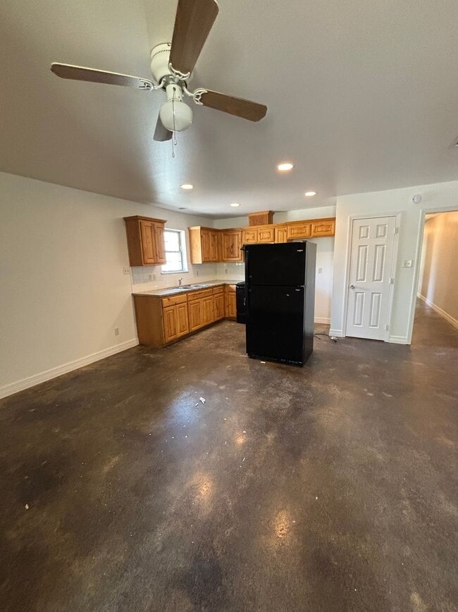 Photo - 1719 Lakeshore Dr Unidad A (Right)