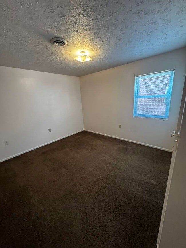 Bedroom - Pre Staging - Red Coat Manor Apartments