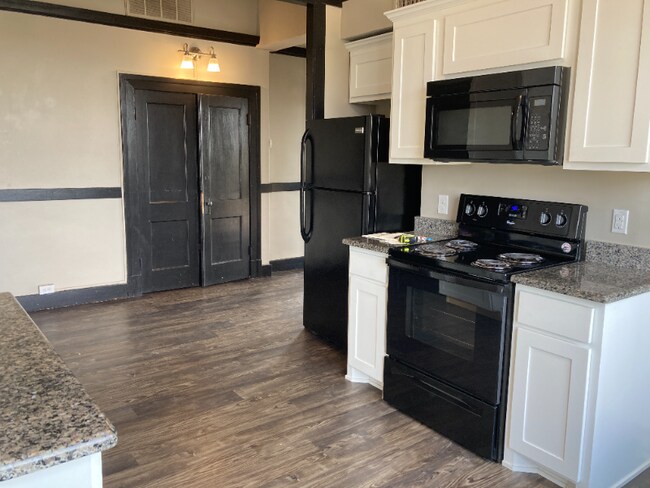 Photo - 301 N Austin St Unidad 3A