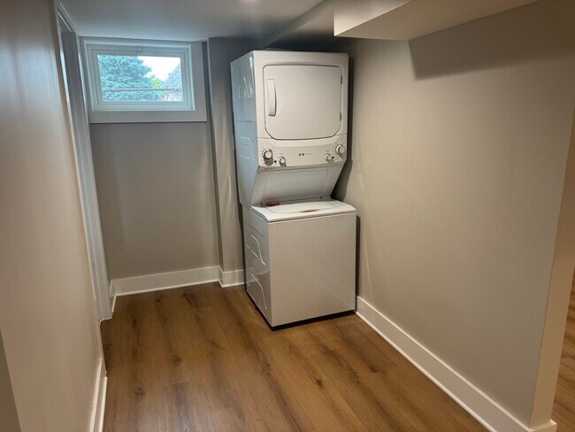 Full-size stackable WS - 1516 Hamilton St NW Unit RRC 101