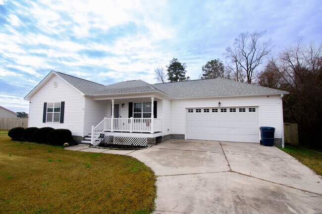 Photo - FIRST TWO WEEKS RENT FREE! 3 Bedroom 2 Bathroom - Pets Considered!