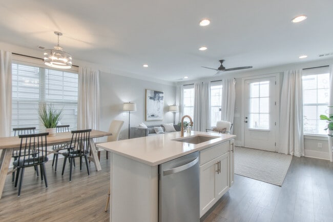 Photo - 1589 Residences