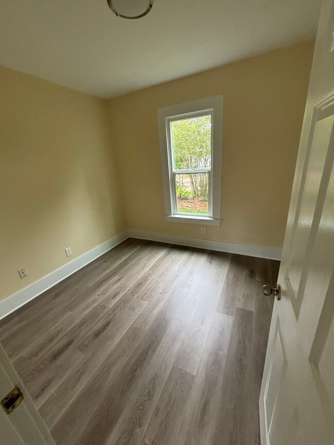 Photo - 651 W 12th Ave