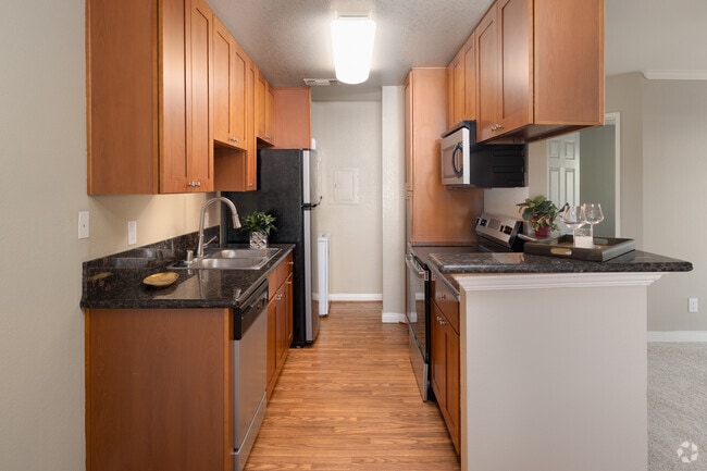 2BR, 1BA - 855SF - Kitchen