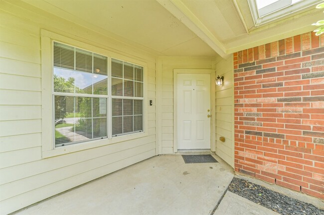 33318 Cottonwood Bend