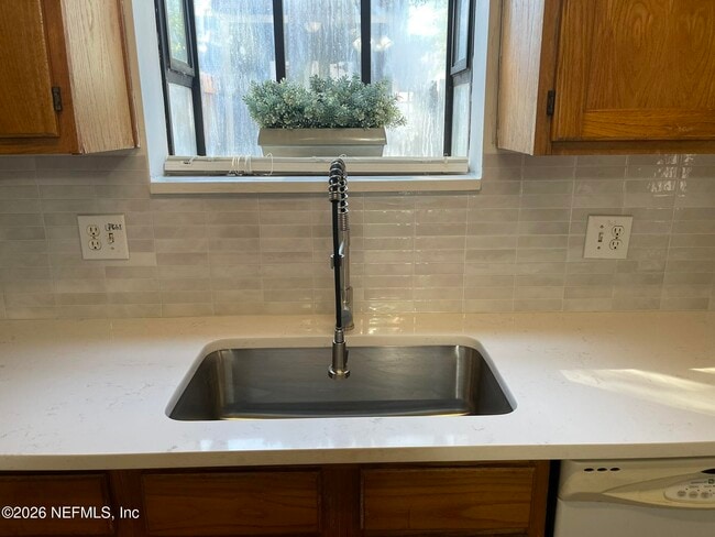 Photo - 2002 First St