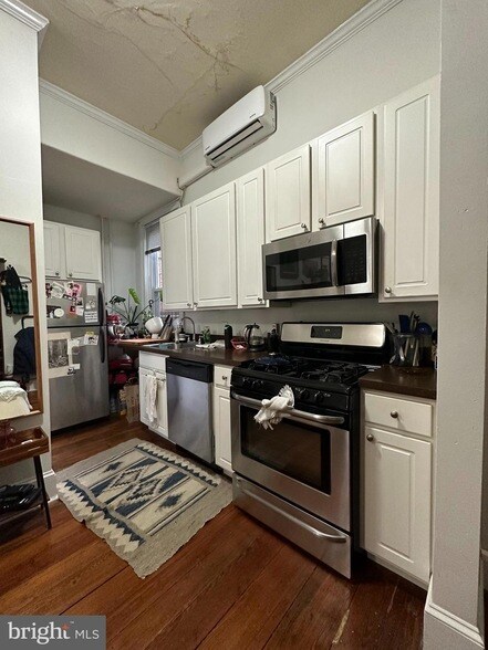 Building Photo - 1324 Pine St Unit 2F