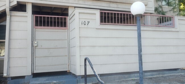 Building Photo - Bay Point, Excellent Location with 2 Bed 2... Unit 107