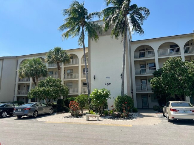 Building Photo - 4501 Martinique Way Unit F2 Rental